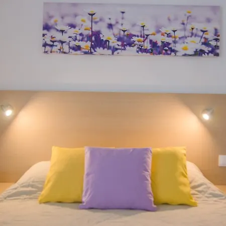 Brother's إيوس خورا