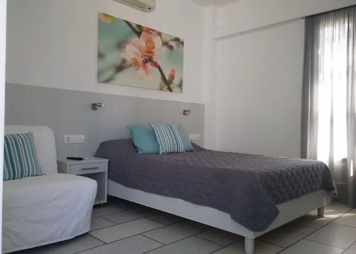 Brother's Hotel Chora (Ios)