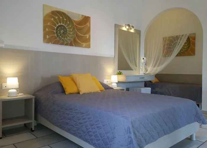 Brother's Hotel Chora (Ios)