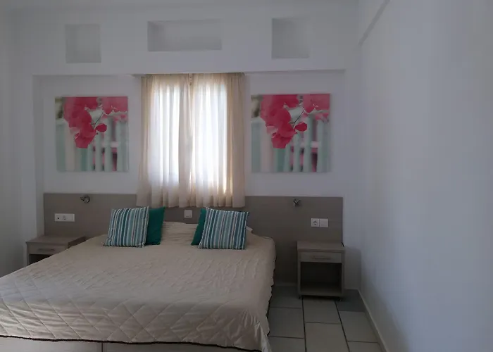 Hotel Brother's Chora (Ios)