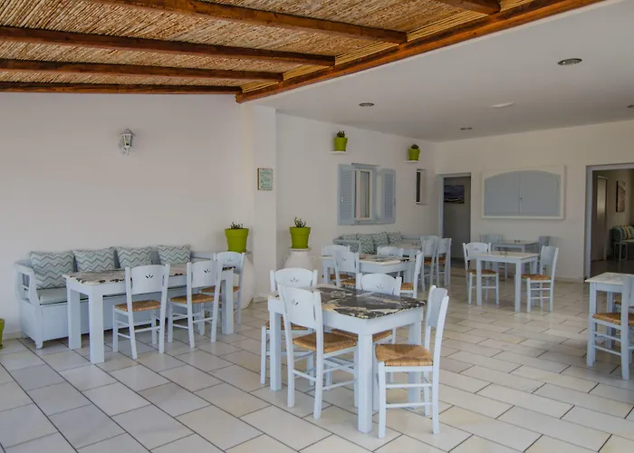 Brother's Hotel Chora (Ios)